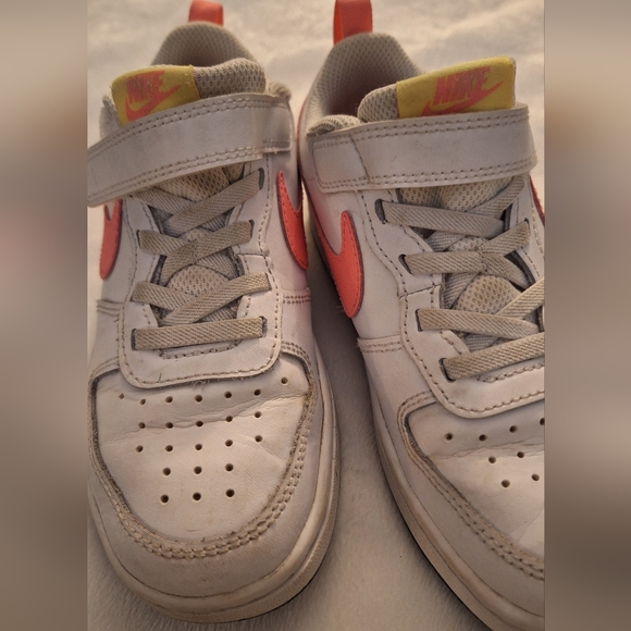 Nike Kids White Court Sneakers - Picture 4 of 12